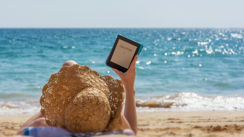 C'est quoi le mieux pour lire ? Livre vs Liseuse vs Tablette vs Smartphone  